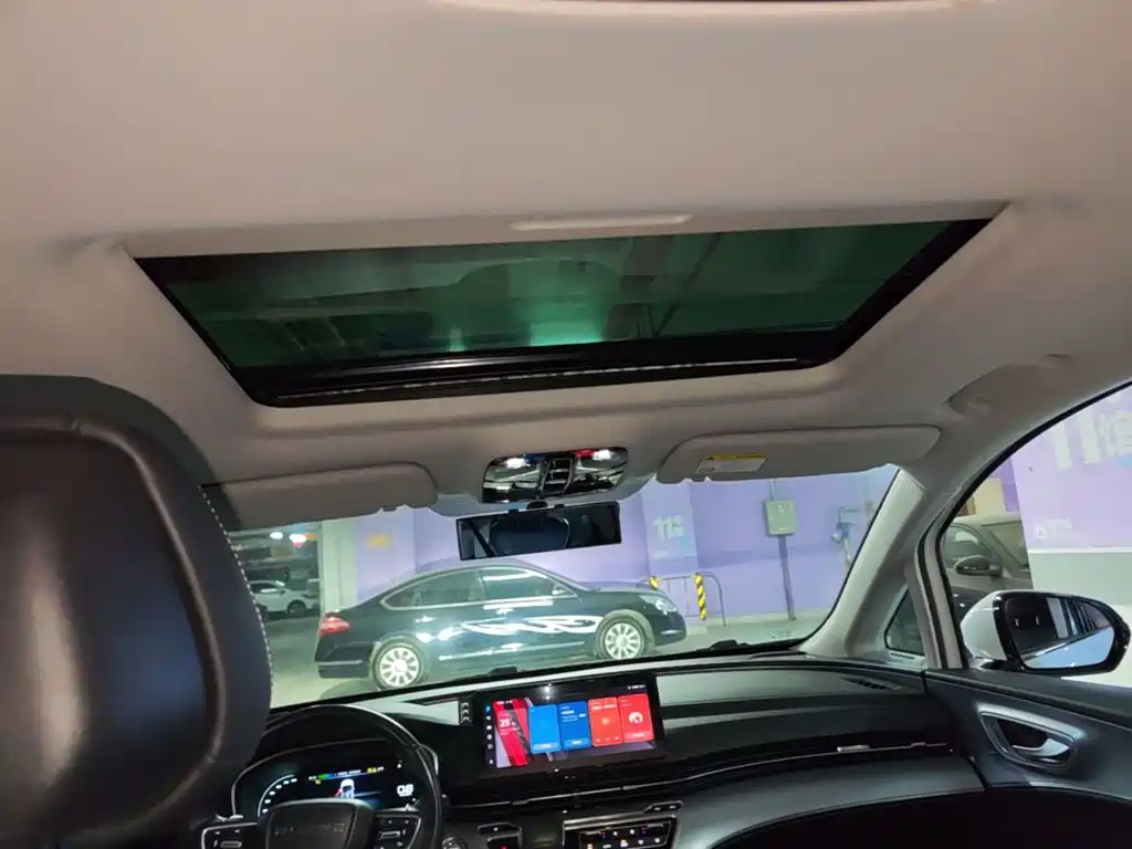 Photo 18 - Roewe iMAX8