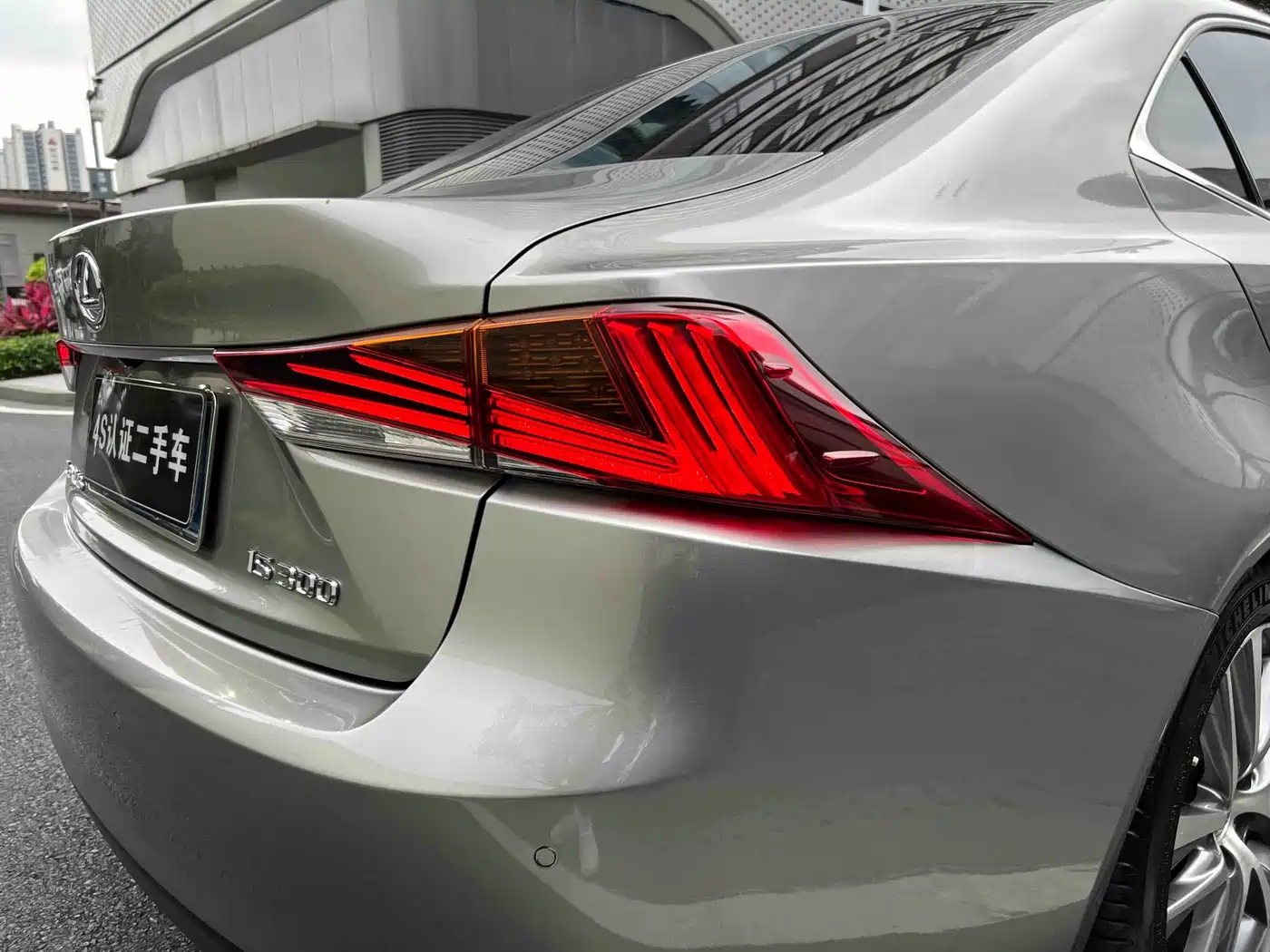 Lexus IS 2017 300 Leading Edition фото 34