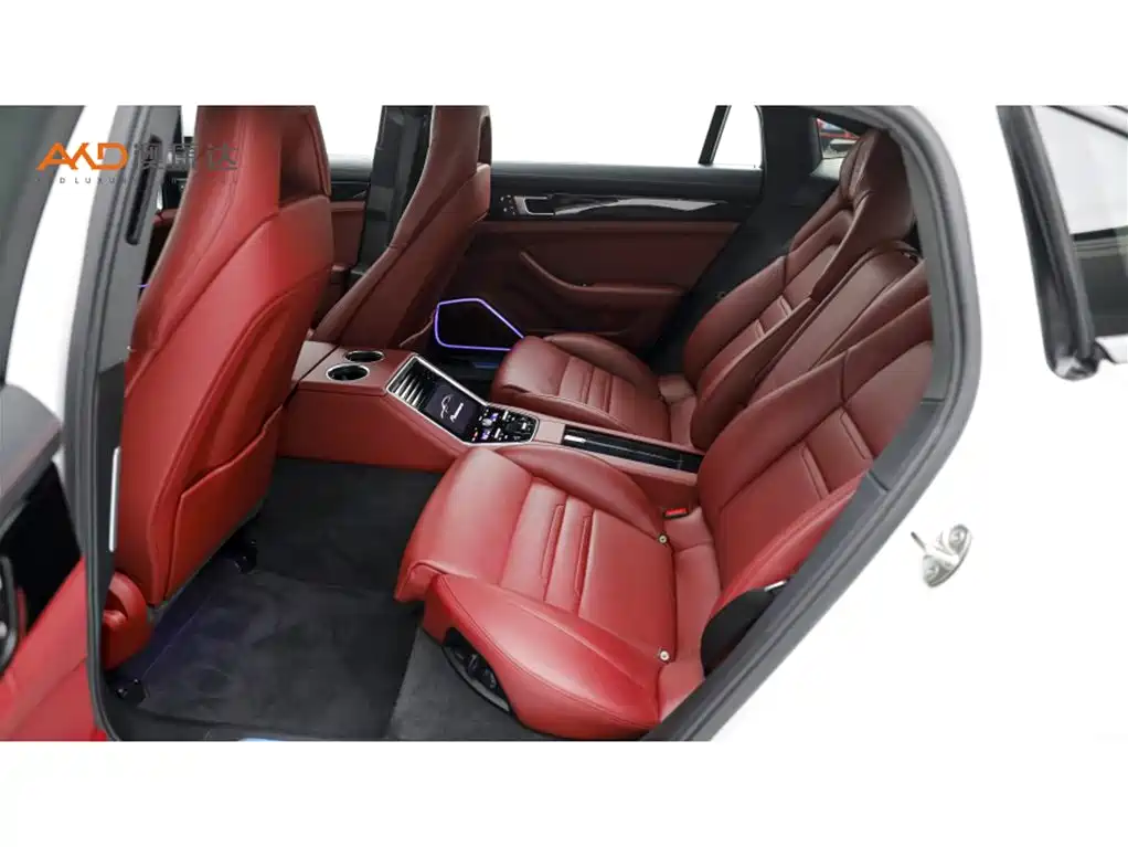 Фото 7 - Porsche Panamera