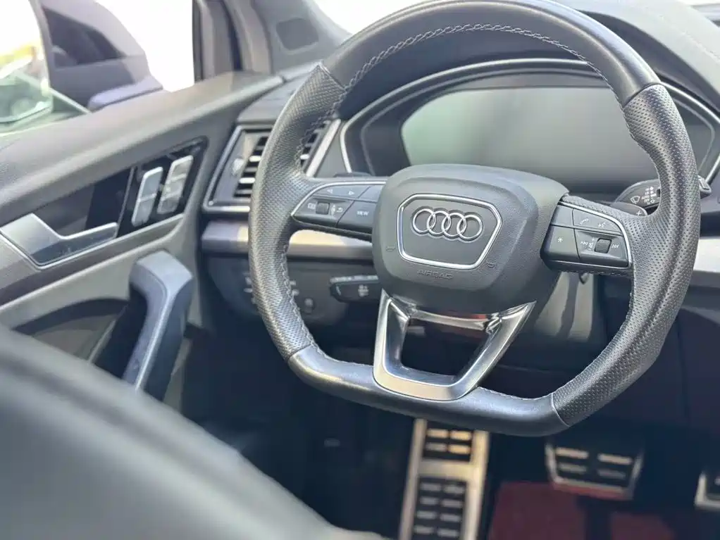 Photo 11 - Audi Q5L
