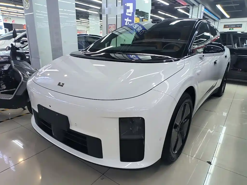 Li Auto i6 2026 2025 2WD Base Model