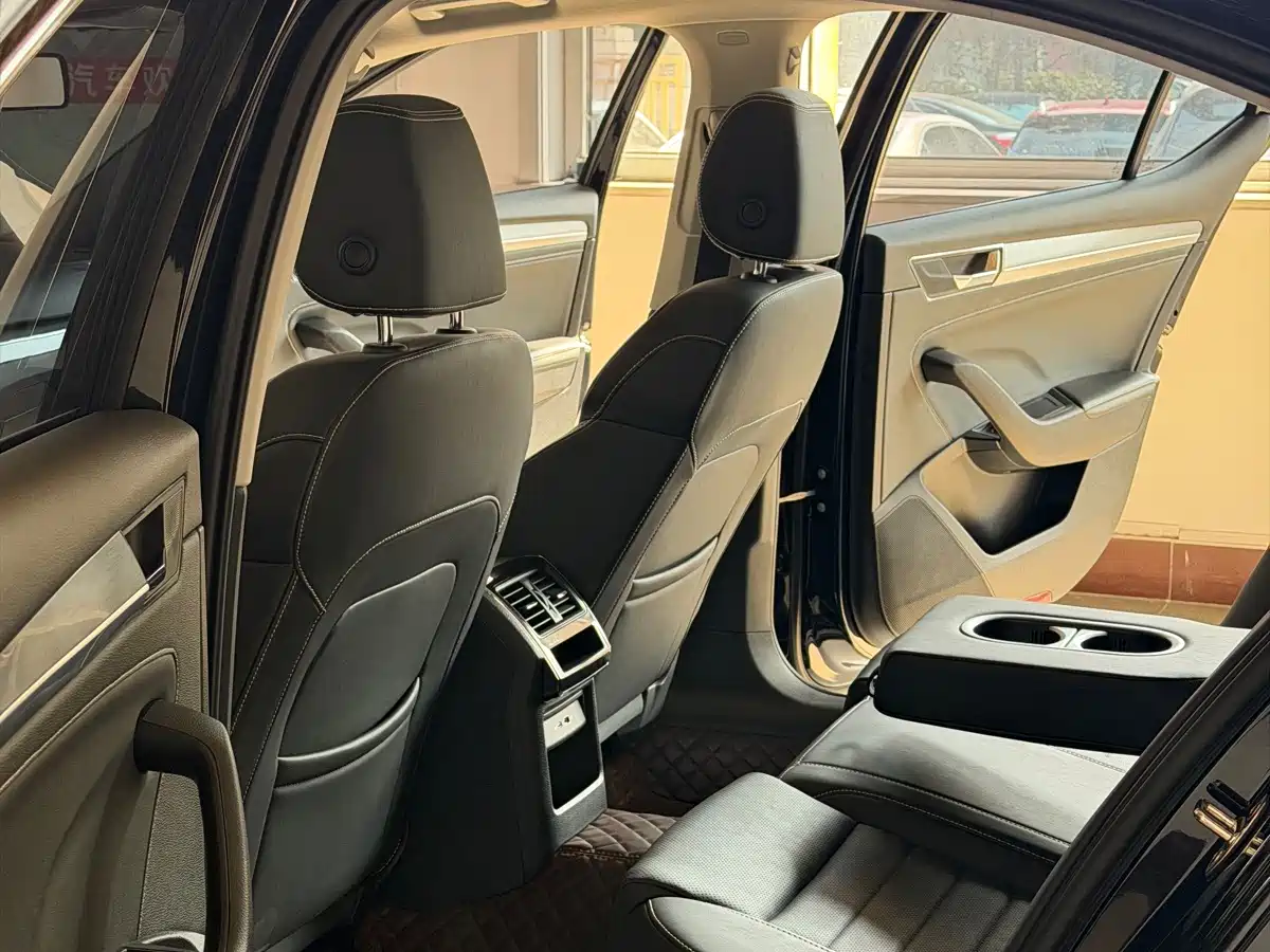Photo 12 - Škoda Superb