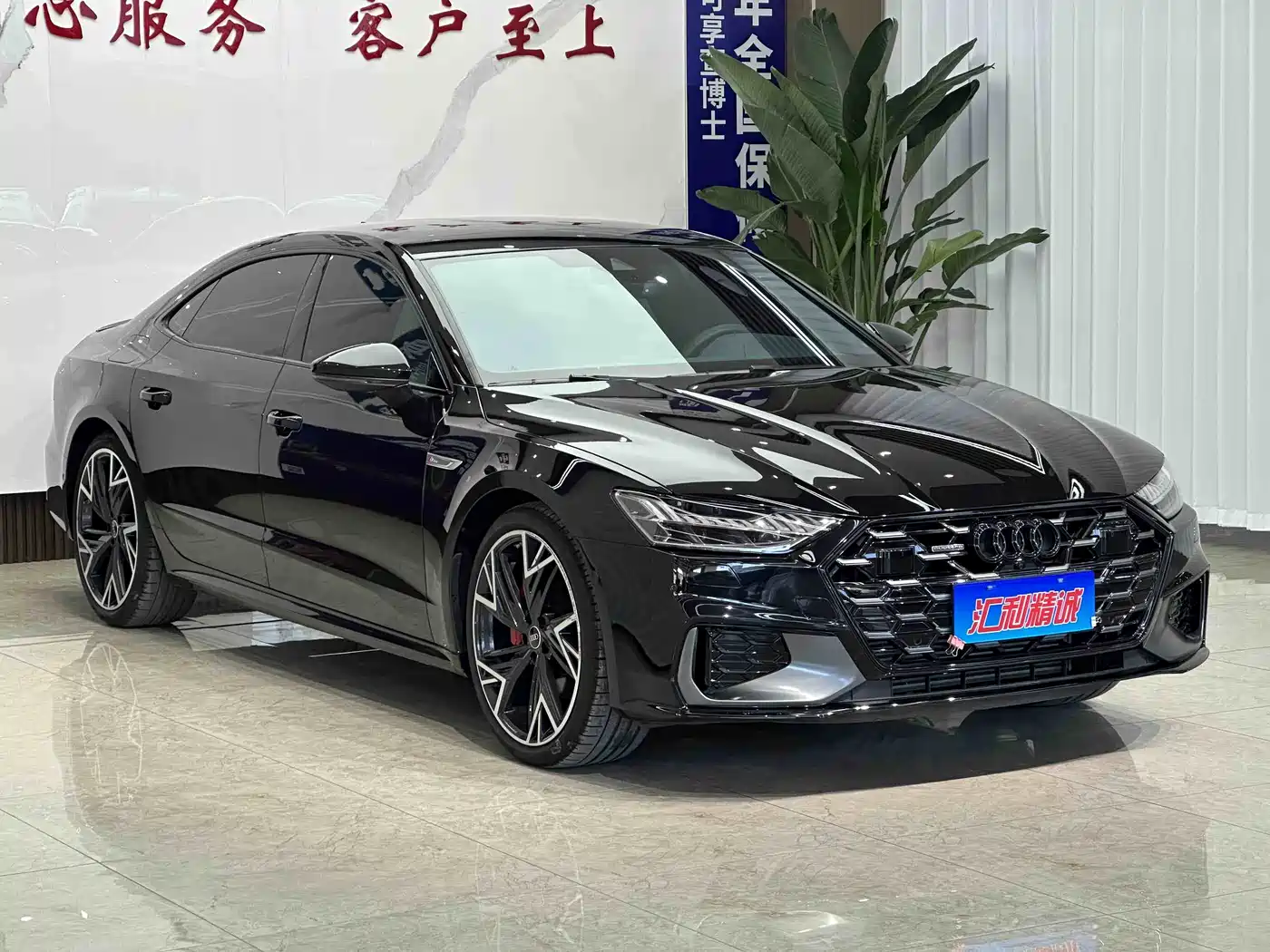Audi A7L 2025 Model Year 45 TFSI quattro Black Knight Edition фото 3