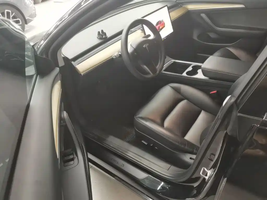 Фото 16 - Tesla Model 3