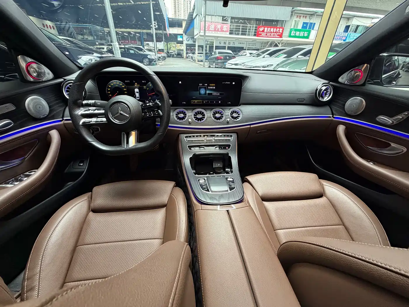 Фото 24 - Mercedes-Benz E-Class