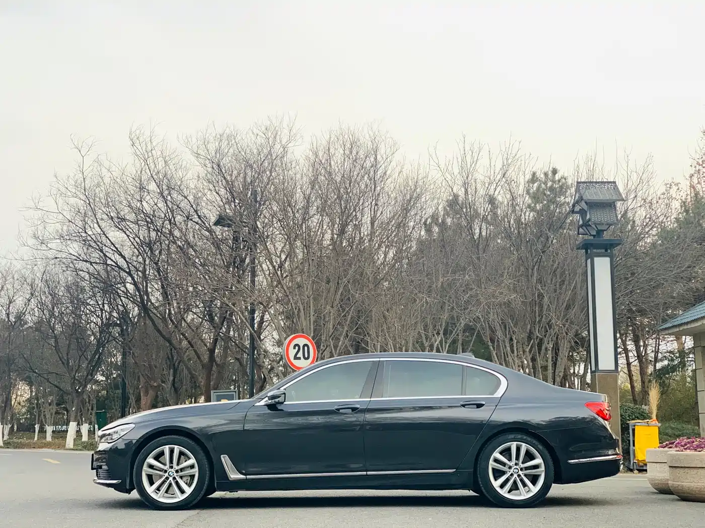 BMW 7 Series 2016 750Li xDrive 4-Seater фото 12