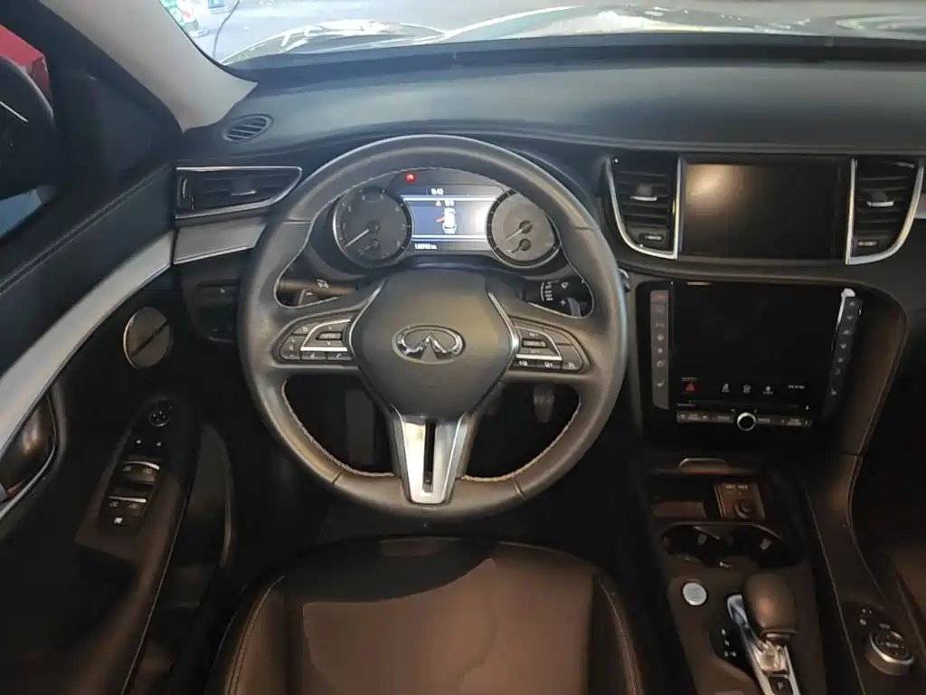 Photo 11 - Infiniti QX50