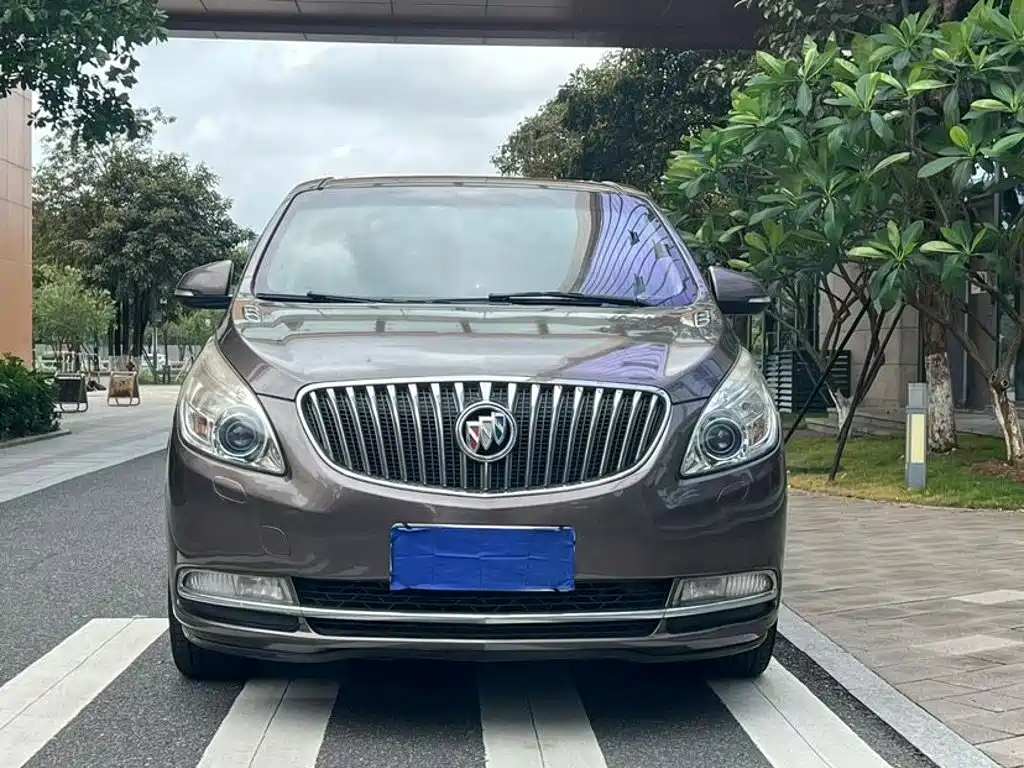 Фото 2 - Buick GL8