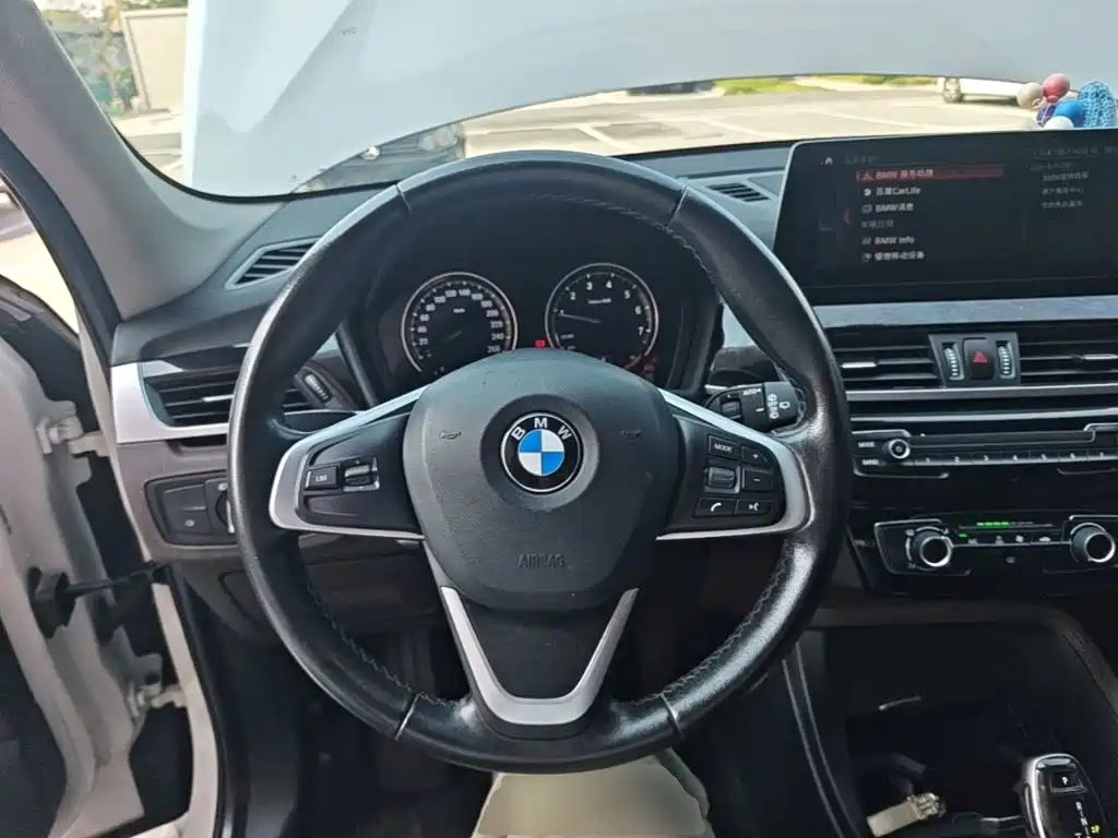 Фото 11 - BMW X1