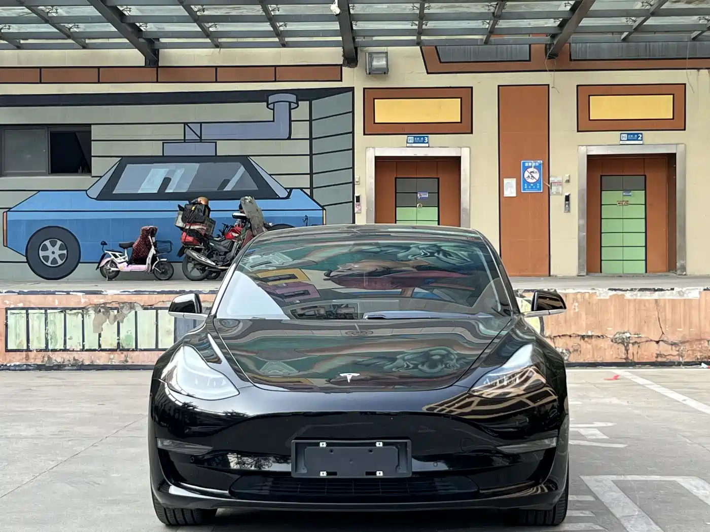 TESLA MODEL 3