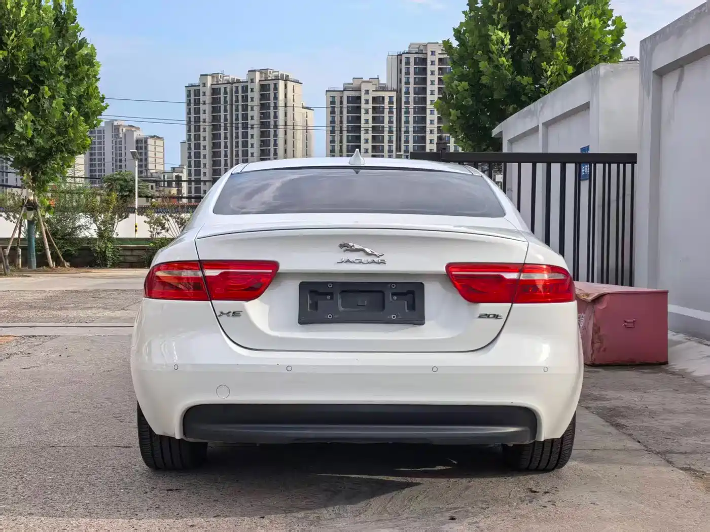 Jaguar XE 2016 2015 2.0T 200PS R-Sport