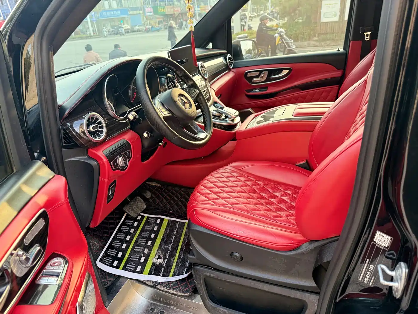 Mercedes-Benz V-Class 2018 V 260 AMG Sport Edition China VI фото 9