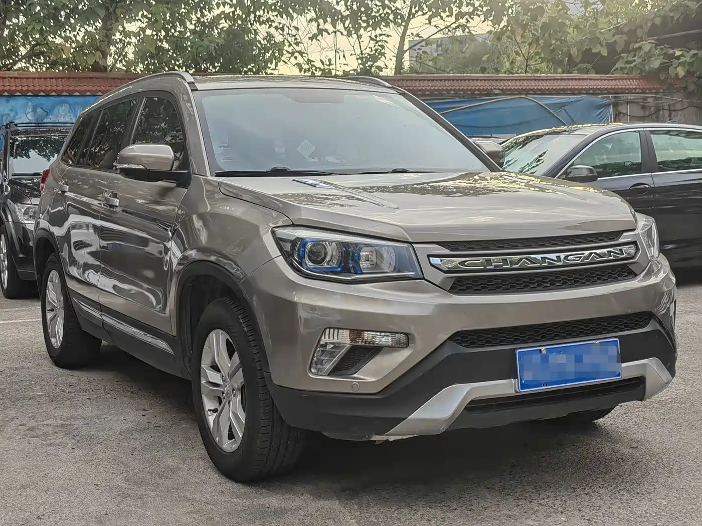 Фото 14 - Changan CS75