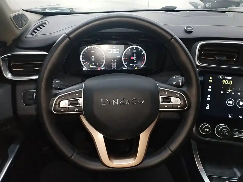 Lynk & Co 01 2017 2.0T 2WD Pro Version фото 11