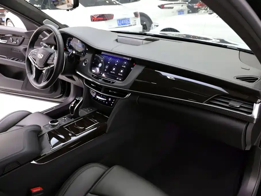 Фото 20 - Cadillac CT6