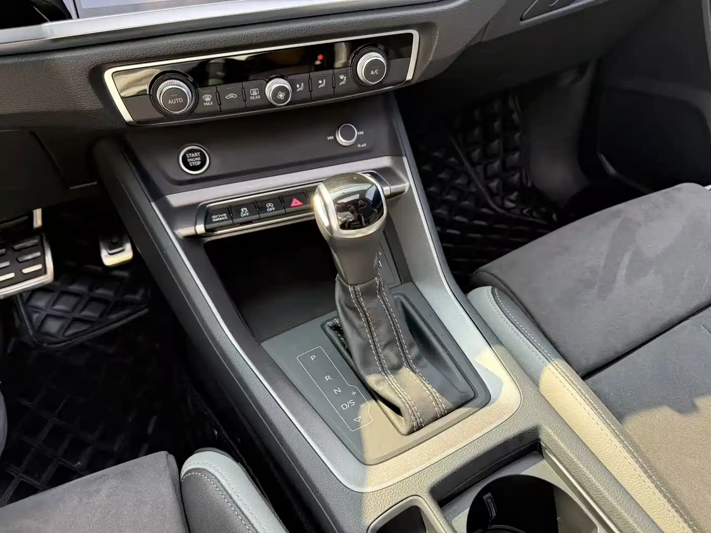 Audi Q3 2023 2023 Facelift 40 TFSI Fashion Dynamic