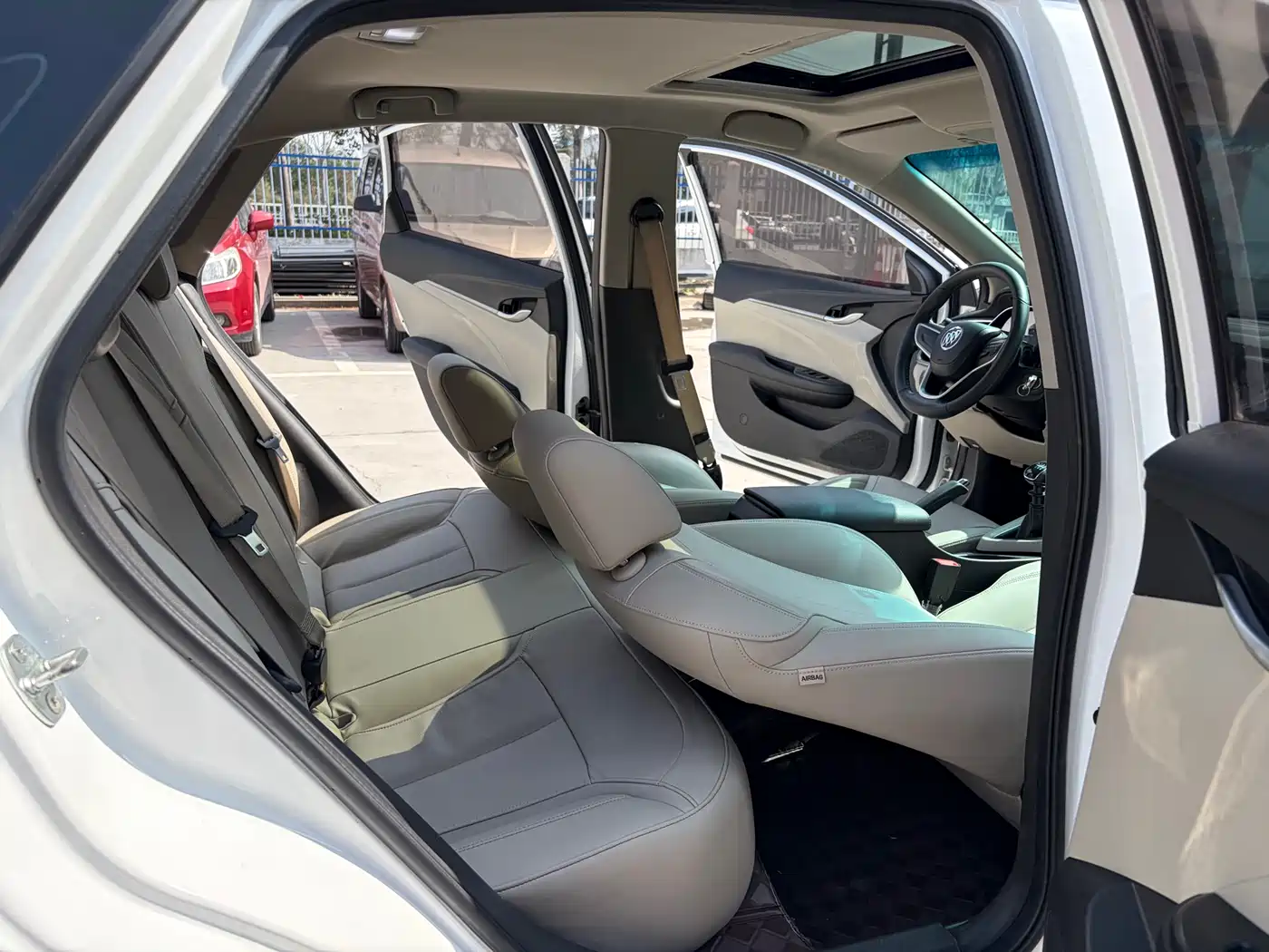 Buick Excelle 2018 15T Manual Elite (China V) фото 7