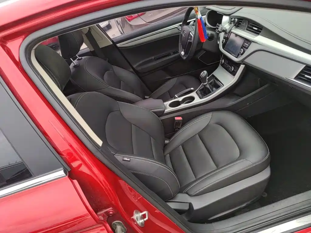 Photo 25 - Geely Emgrand GL