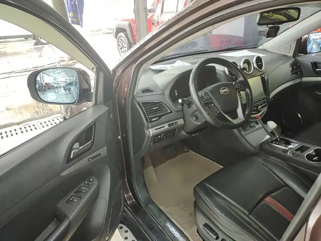 BYD S7 2015 2015 2.0T Automatic Flagship Model
