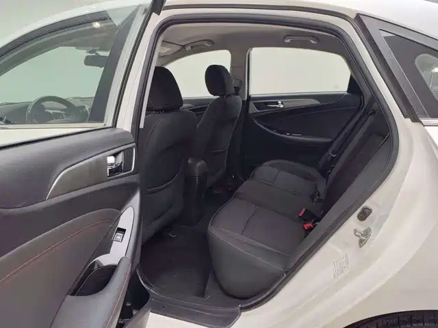 Photo 9 - Changan Eado