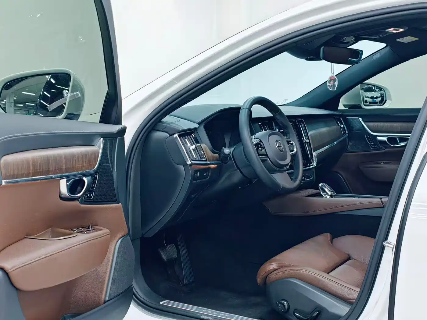 Фото 7 - Volvo S90