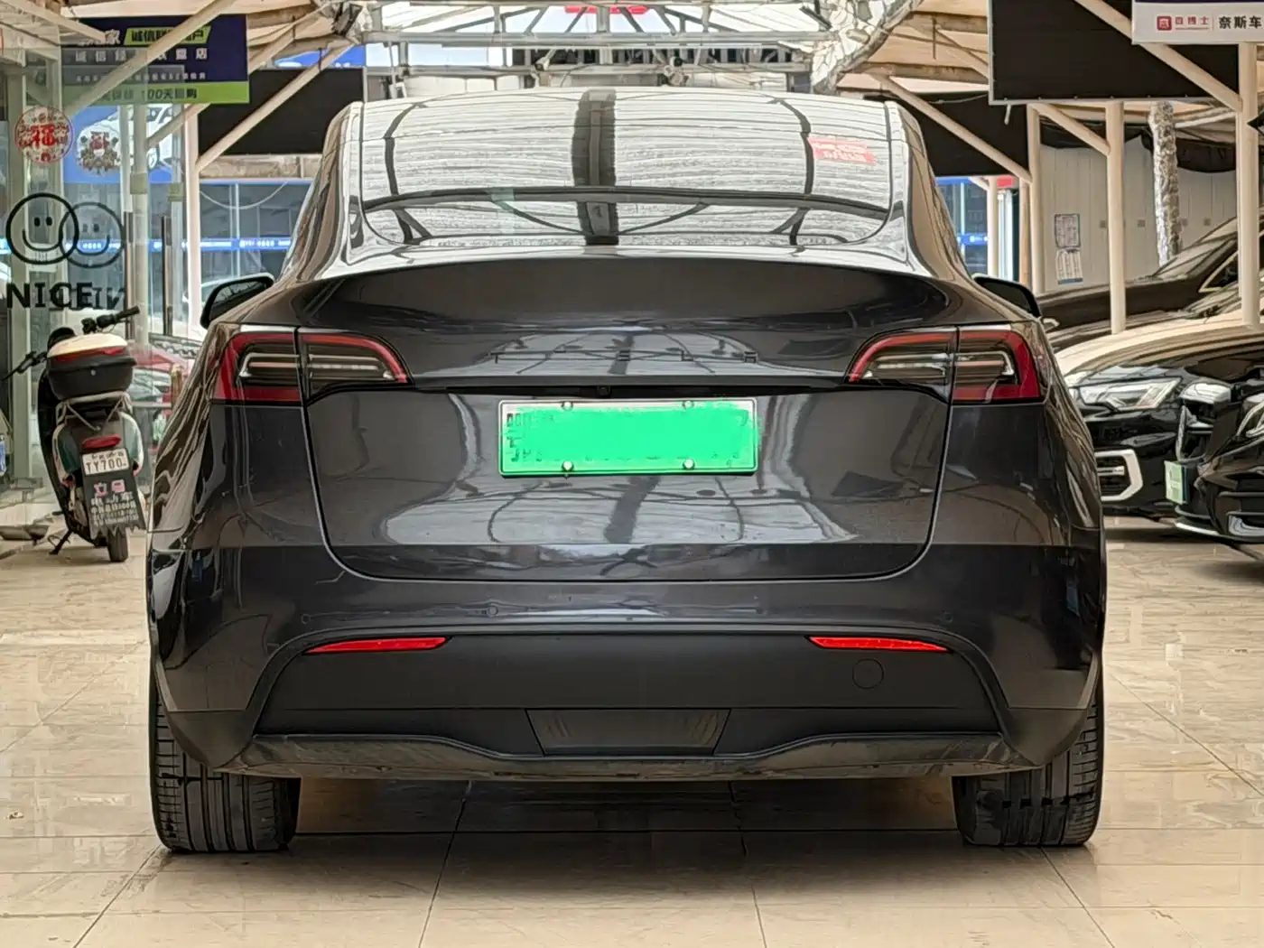 TESLA MODEL Y