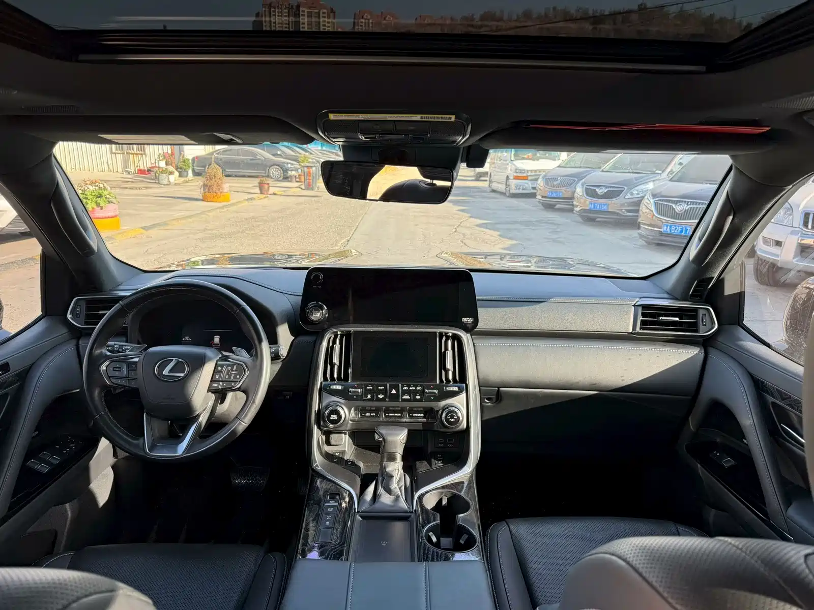 Фото 5 - Lexus LX