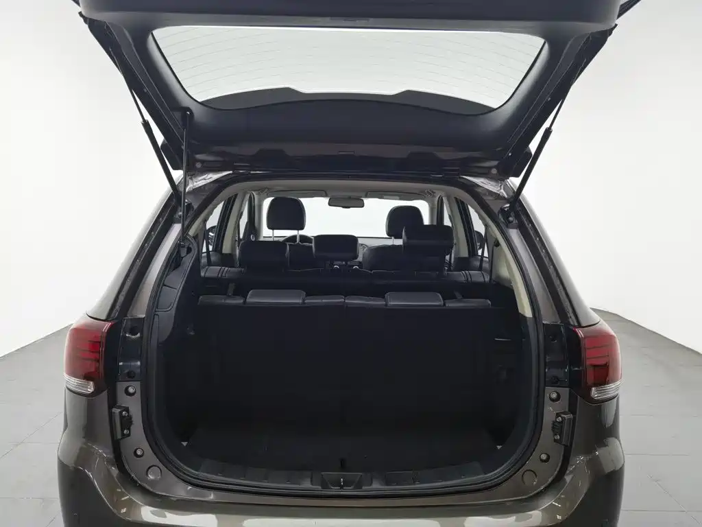 Фото 16 - Mitsubishi Outlander