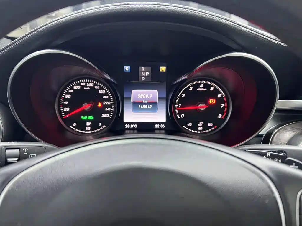 Фото 8 - Mercedes-Benz GLC