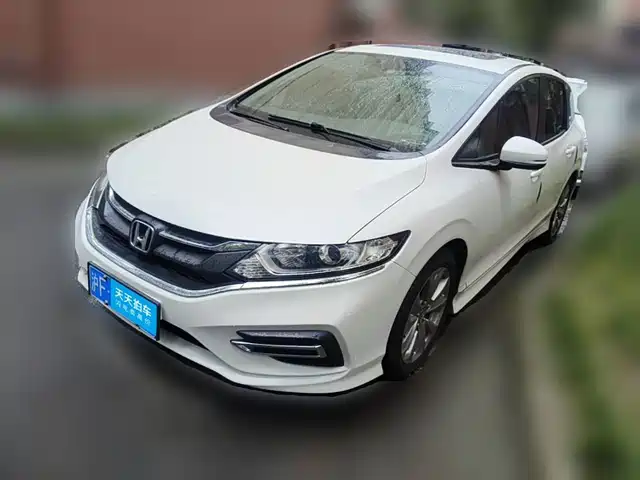 Honda Jade 2017 1.8L Automatic Comfort Edition 5-seater — фото 1