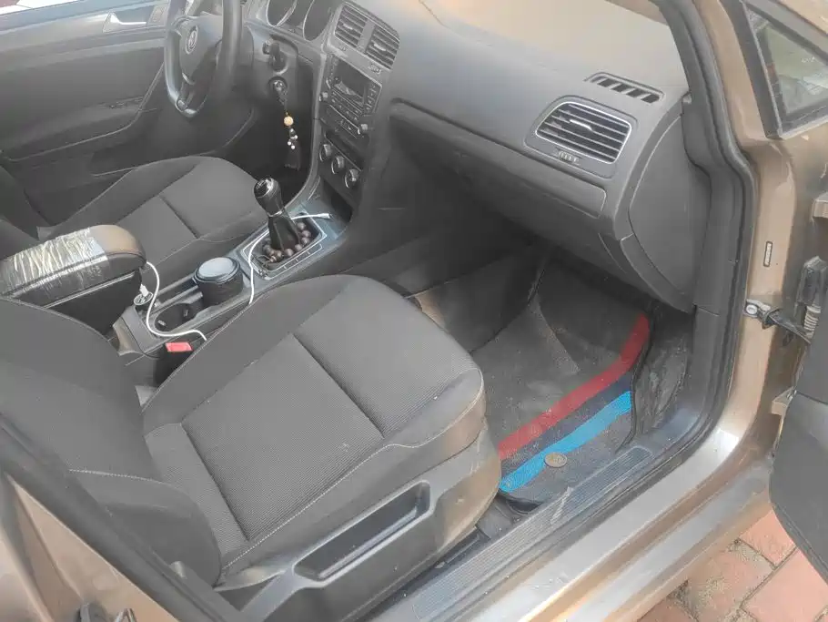 Фото 8 - Volkswagen Golf