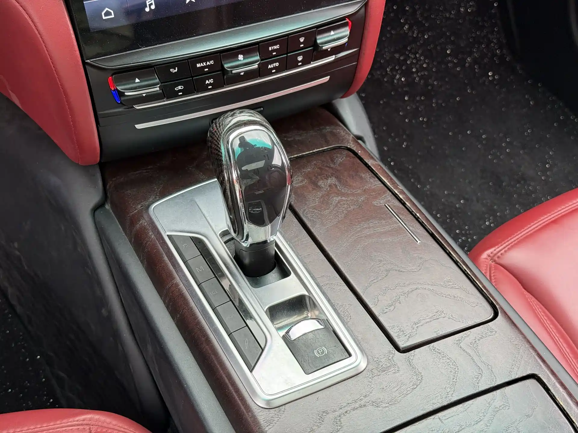 Photo 10 - Maserati Quattroporte