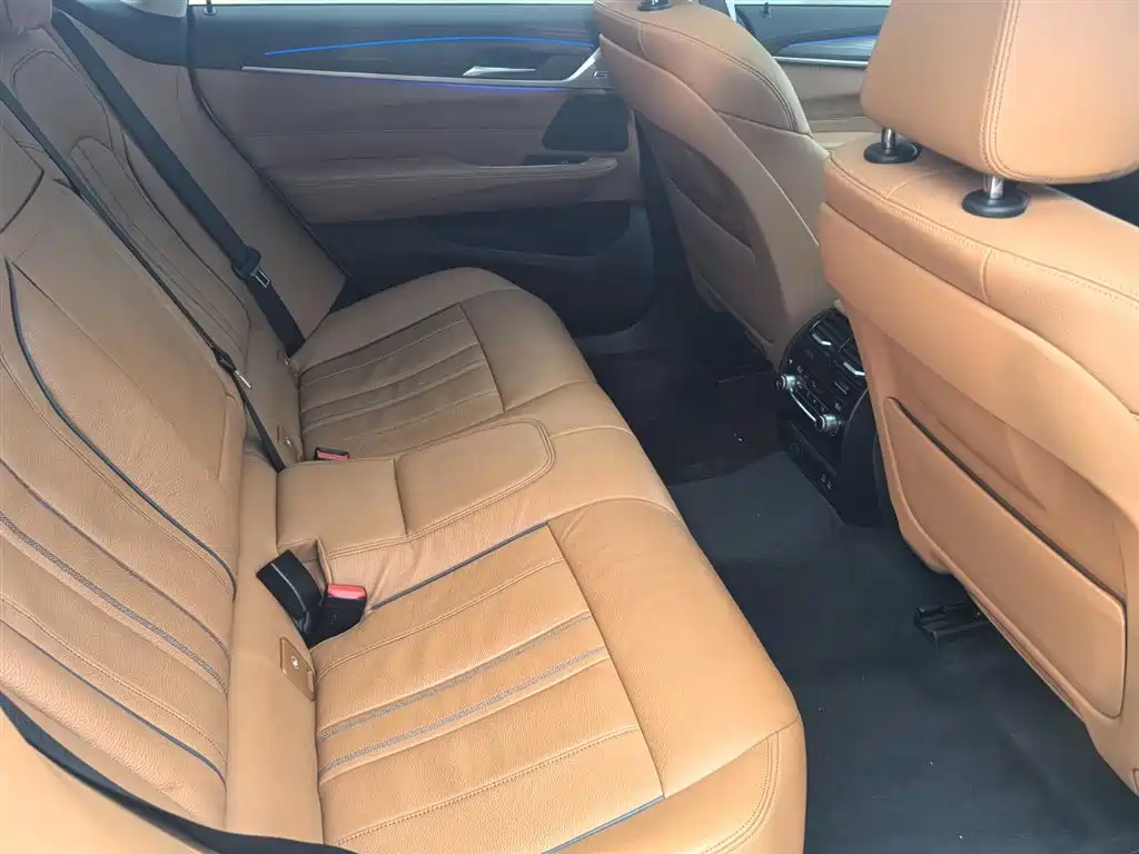 BMW 6 Series GT 2024 2022 Model 630i Luxury Design Package