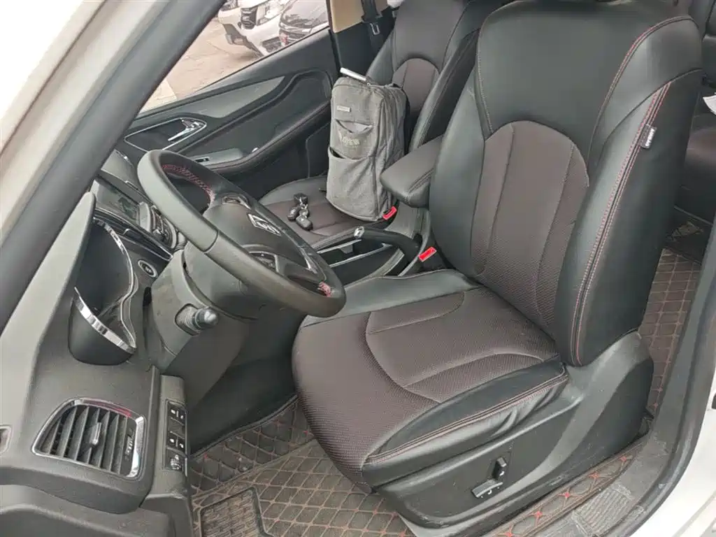 Baojun 560 2017 2016 1.8L Manual Luxury