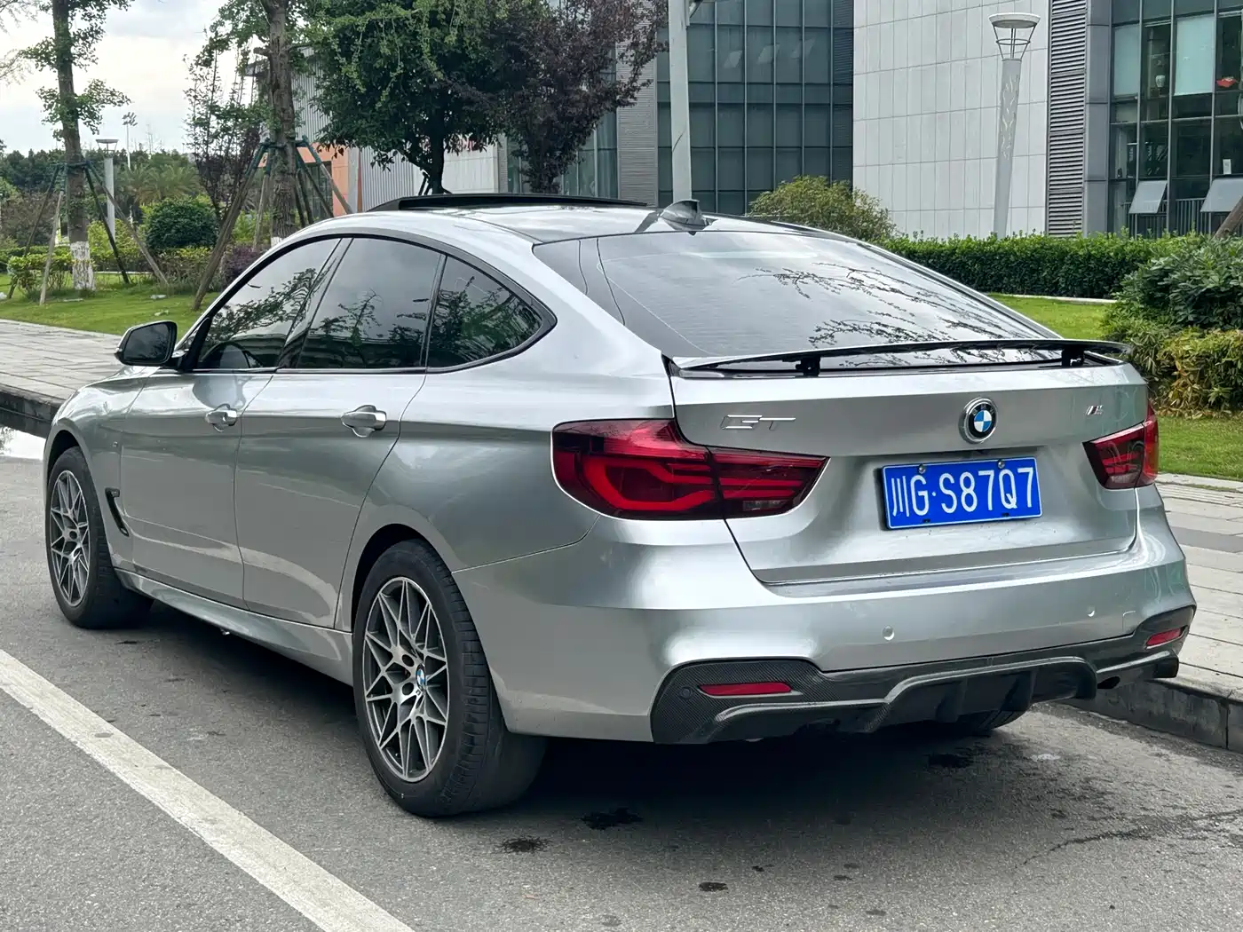 BMW 3 Series GT 2020 320i M Sport Package фото 6