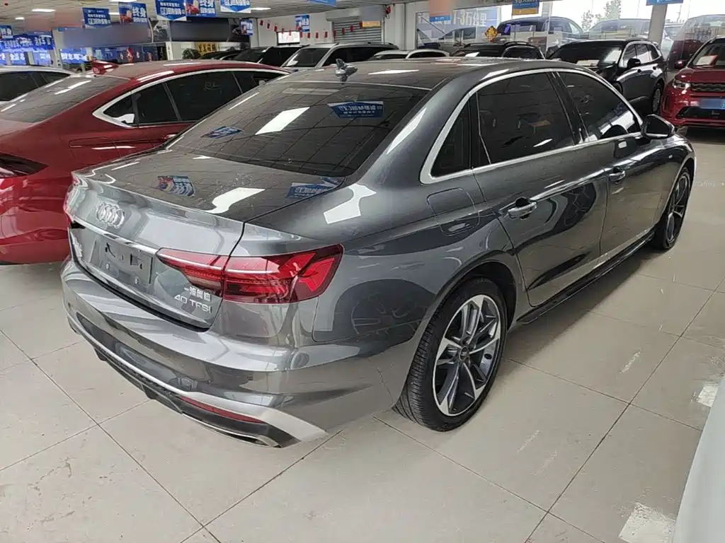 Фото 7 - Audi A4L