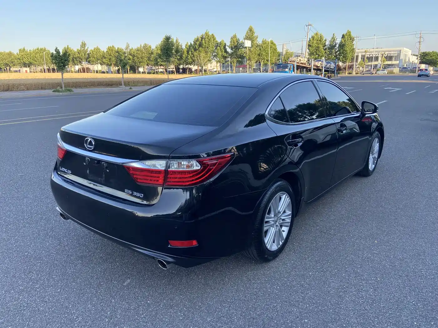 Фото 4 - Lexus ES