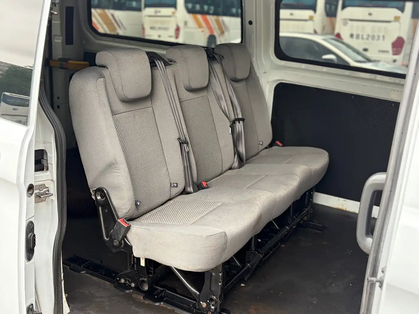Ford Transit 2020 2019 2.0T Diesel Multi-Purpose Commercial Vehicle Medium Wheelbase Medium Roof 6-Seater China VI