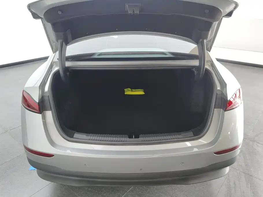 Roewe D7 2023 2023 DMH 125km Flagship Edition