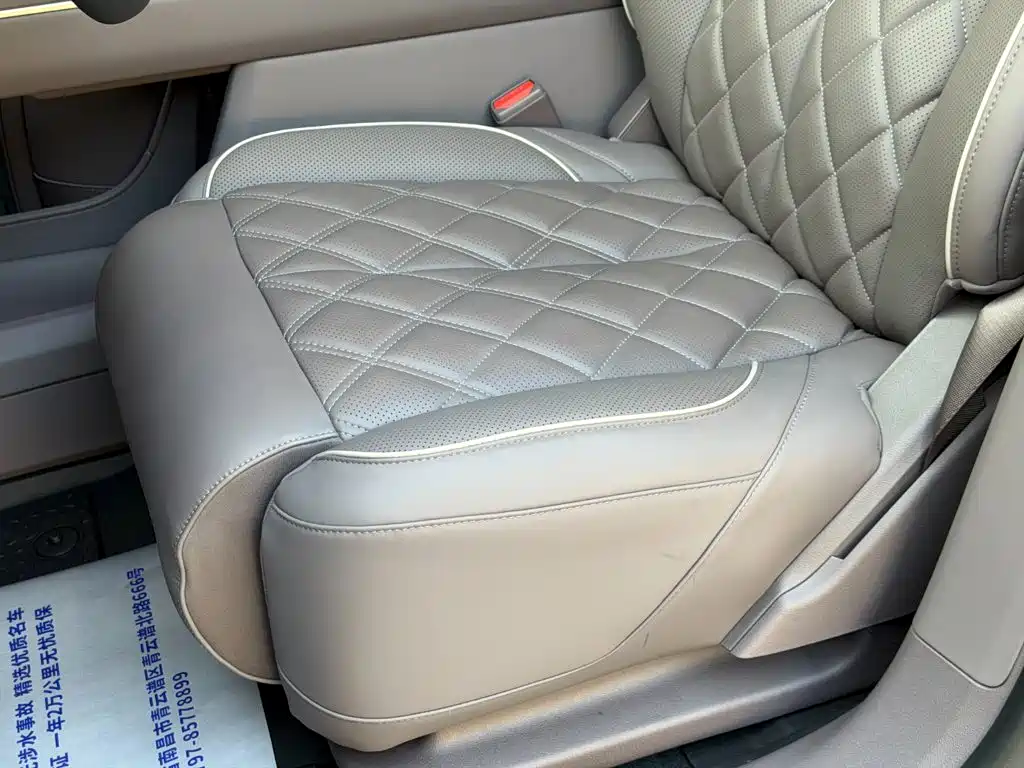 NIO ES8 2026 2025 Model 6-Seat Executive Luxury Edition