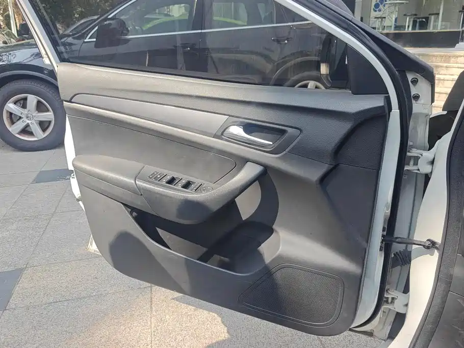 Roewe 360 2018 2018 PLUS 1.5L Automatic Luxury Edition