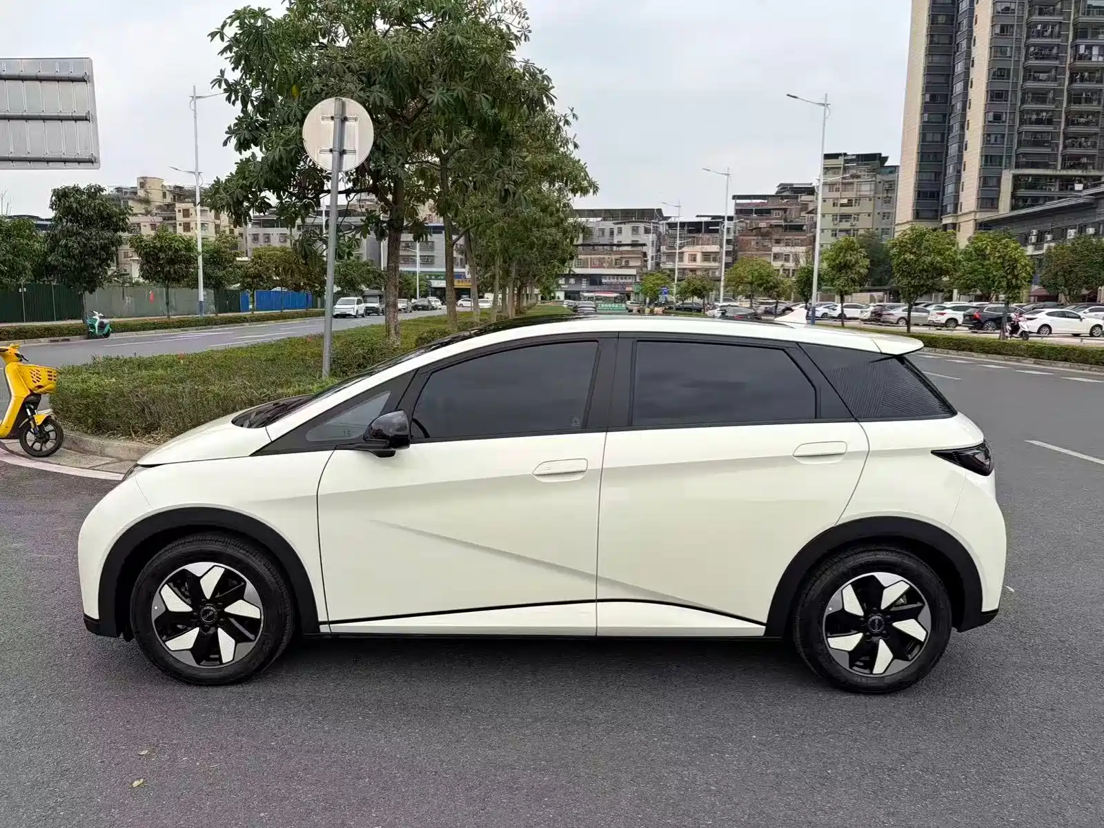 Фото 3 - BYD Dolphin