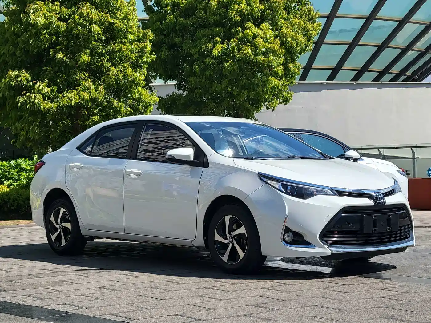 Toyota Levin 2017 Facelift 185T CVT Elite (China V) фото 3