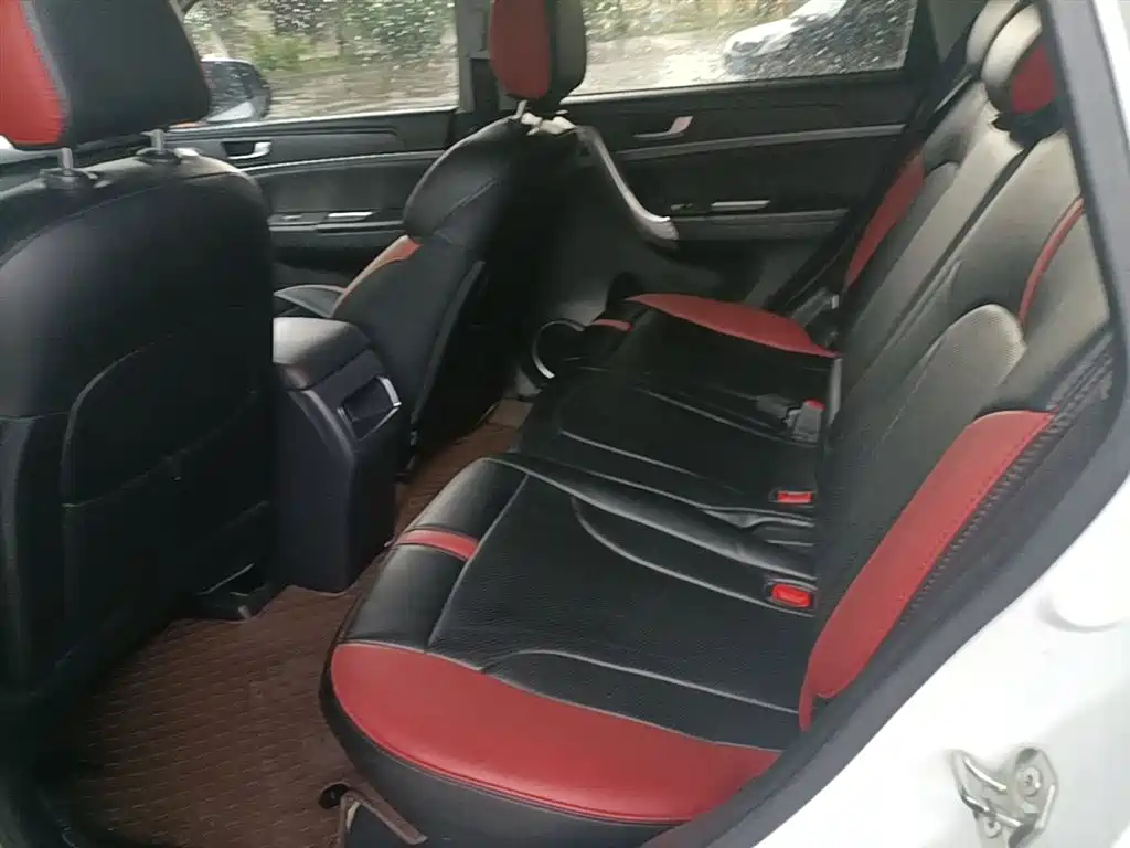 Фото 17 - Haval M6