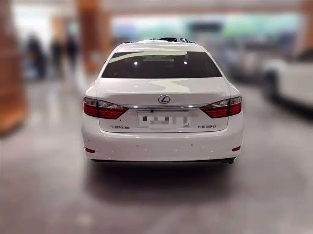Lexus ES 2014 250 Elite Edition фото 10