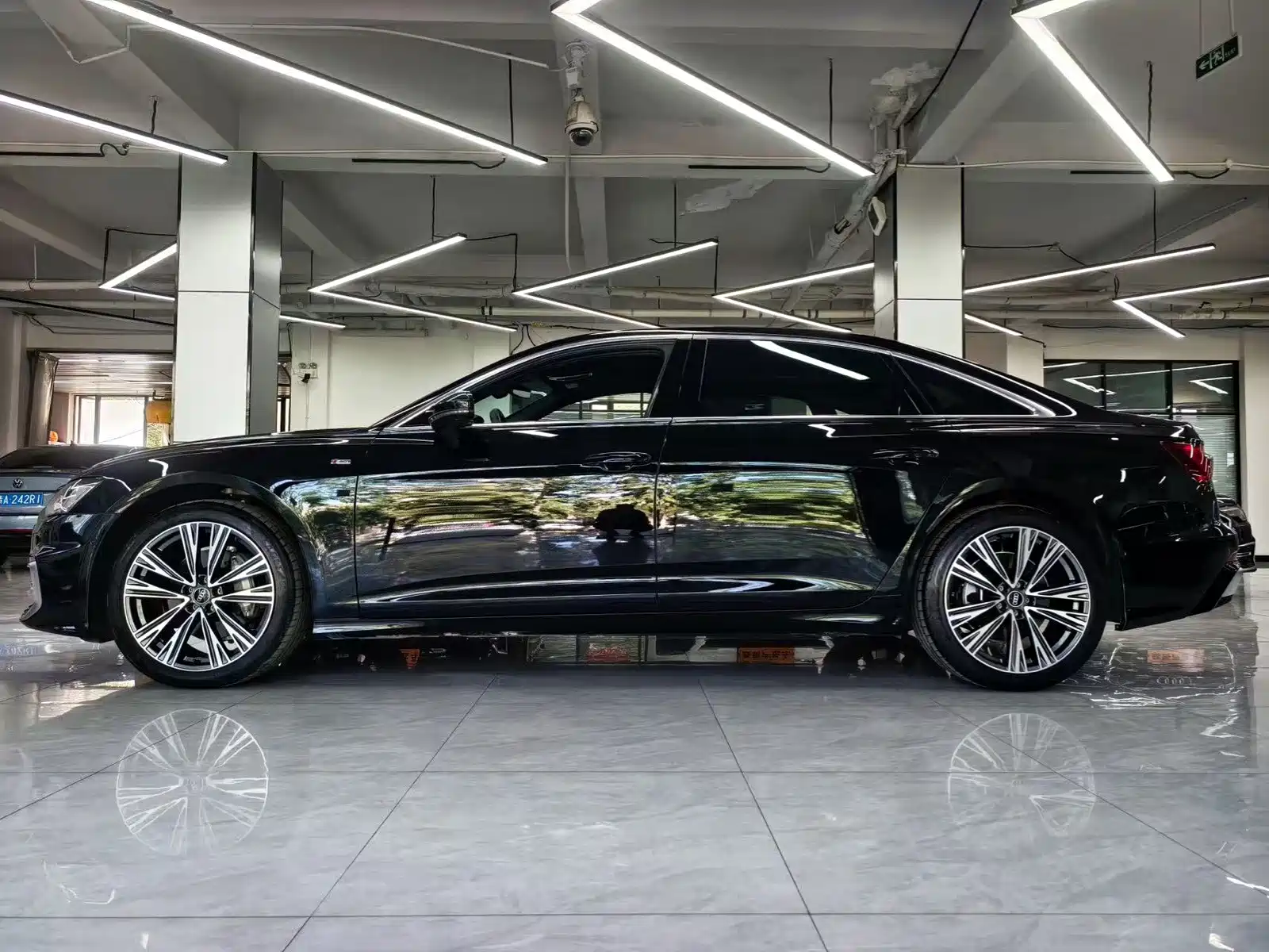 Photo 7 - Audi A6L