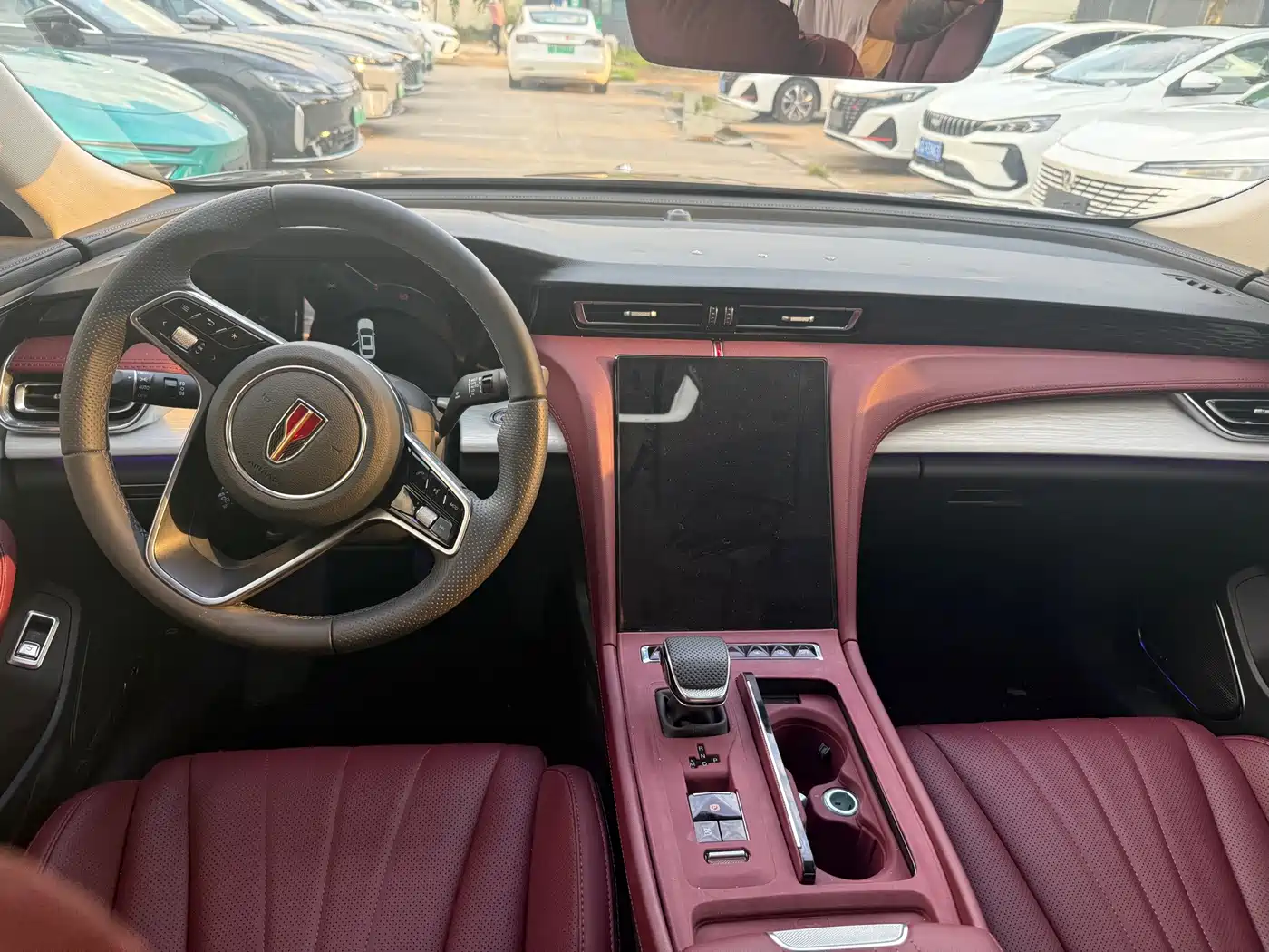 Фото 6 - Hongqi H5