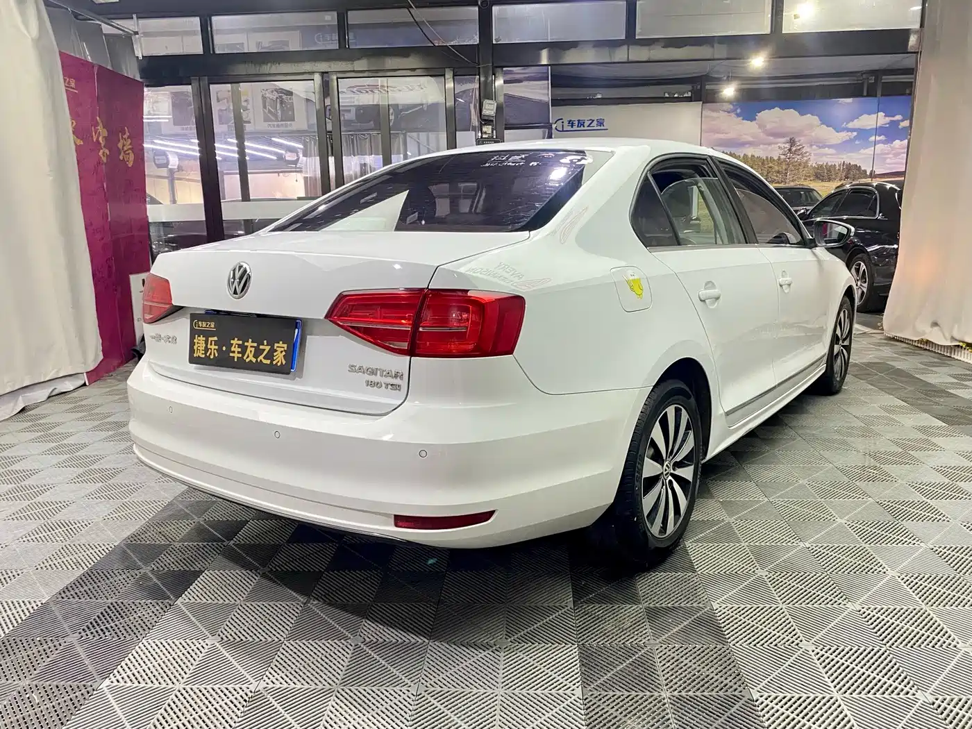 Фото 7 - Volkswagen Sagitar