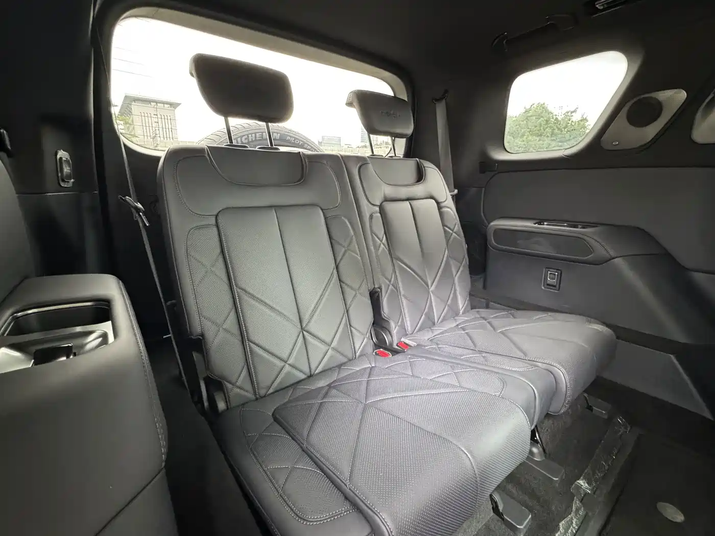 Fang Cheng Bao Leopard 8 2025 2025 Zhiyong Flagship Drone Edition 6-Seater