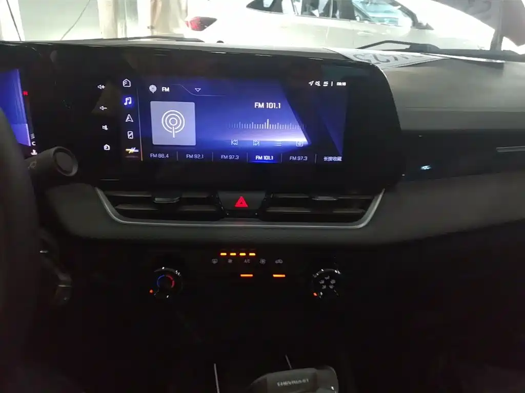 CHEVROLET CRUZE